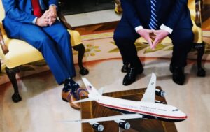 ترامب كان قد اختار ألوانا مختلفة وفق مجسم كان يضعه في المكتب البيضاوي خلال فترة رئاسته