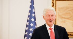 برأ مجلس الشيوخ بيل كلينتون في 1999